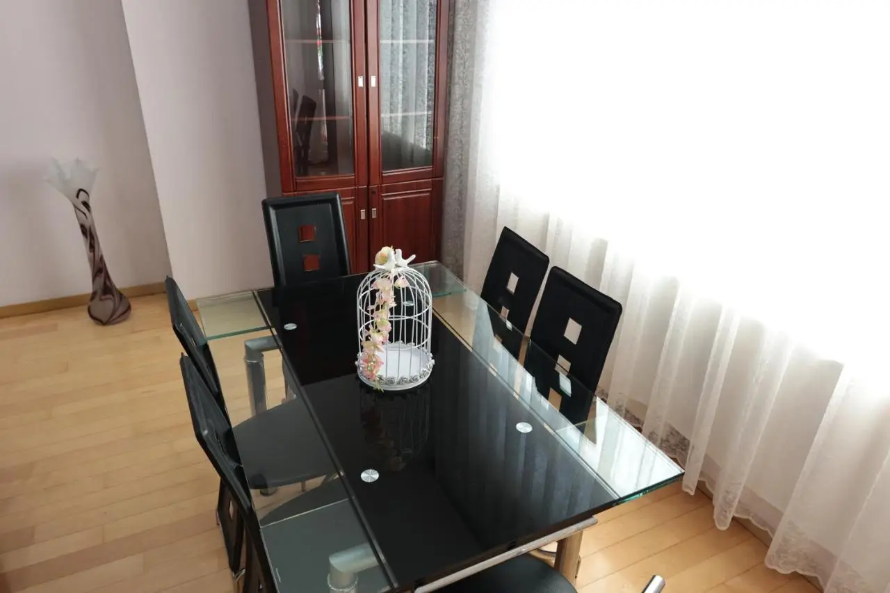 2 bathrooms apartment