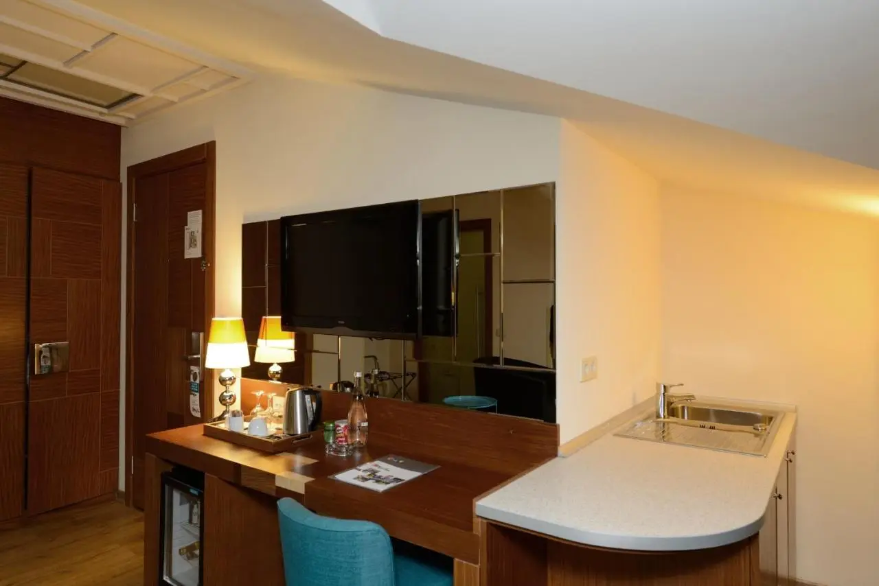 Collage Pera Hotel