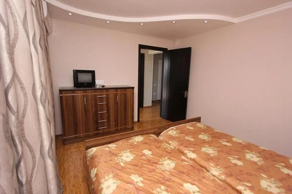 Rustaveli 106