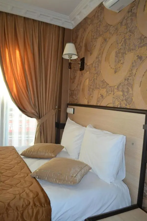 Ares Hotel