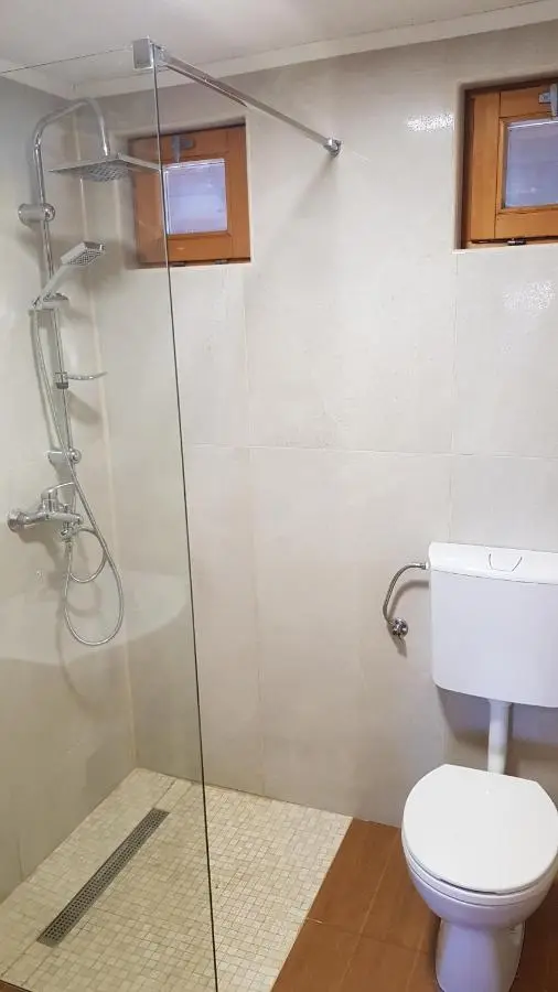 House on piles, Una river 'Apartman Una'