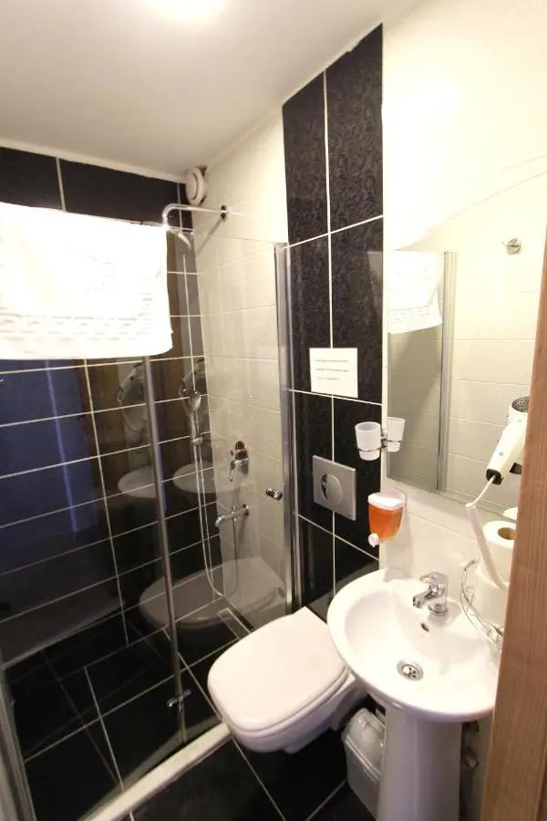 Metrohill Hotel