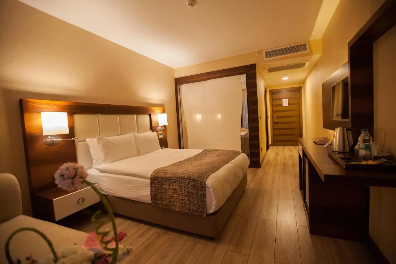 Mitannia Regency Hotel