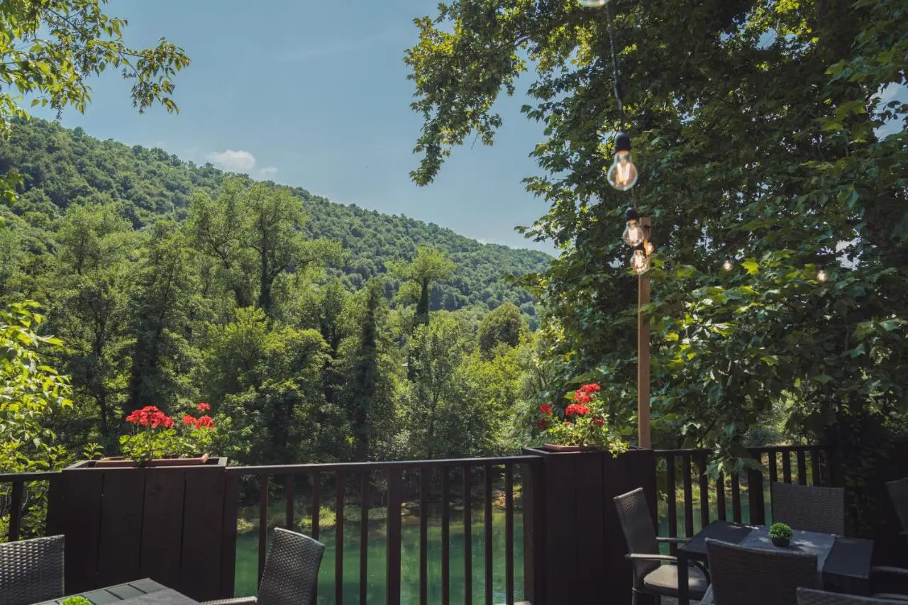 Hotel Tazz - River Front Oasis Collection