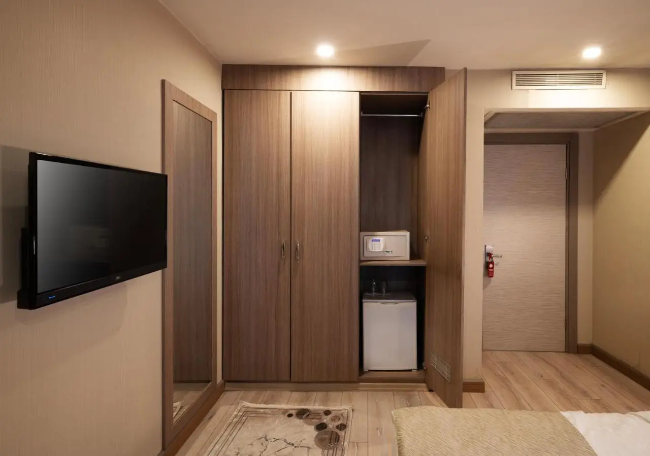 Orya Hotel