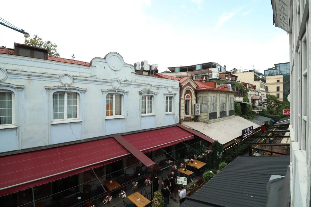 Erekle 8/10