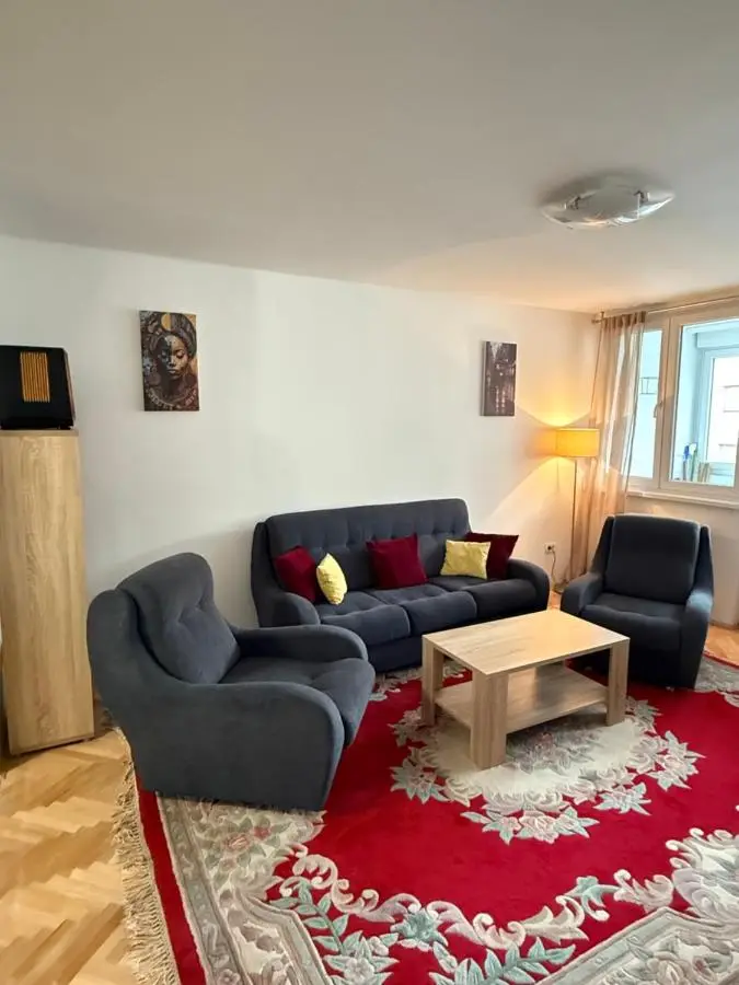 Old Square Apartment - Old Town