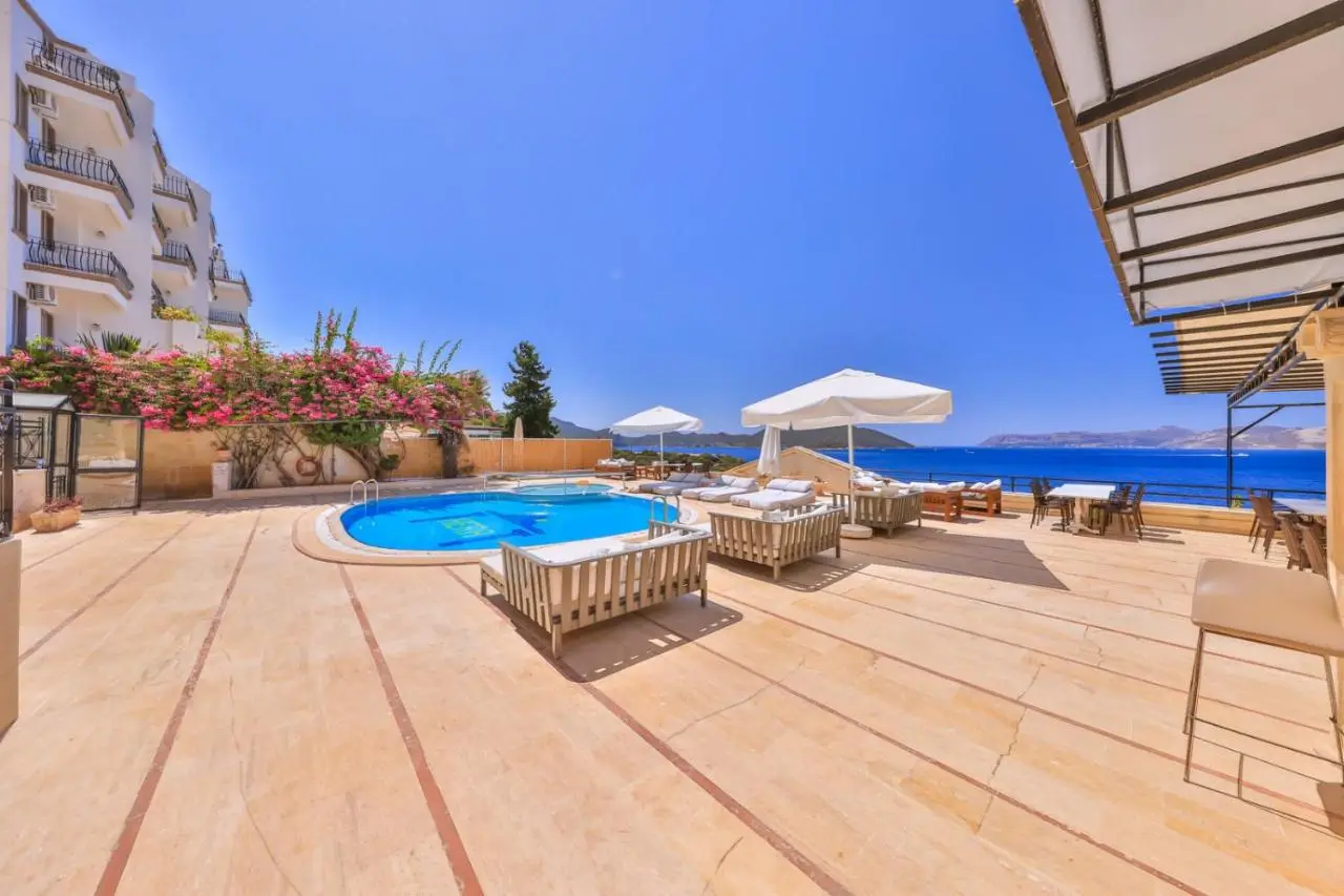 Hera Hotel