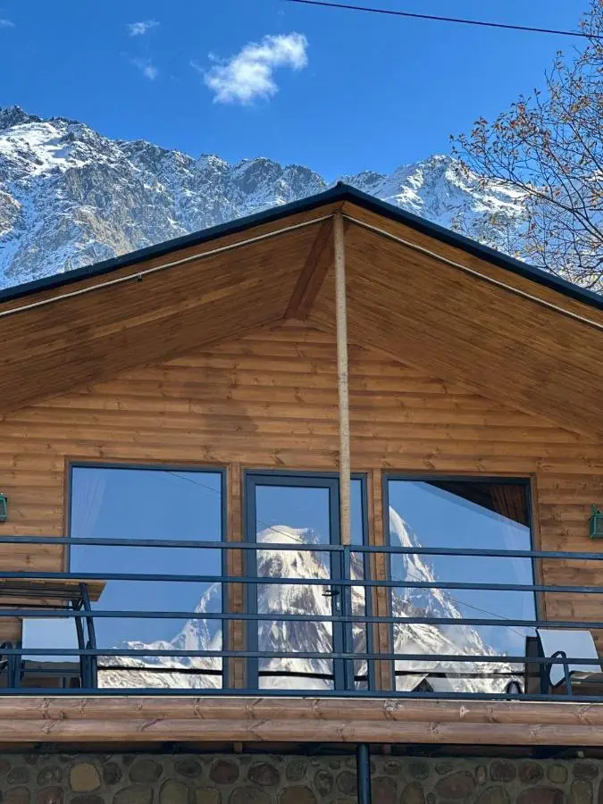 Elia Hut Kazbegi
