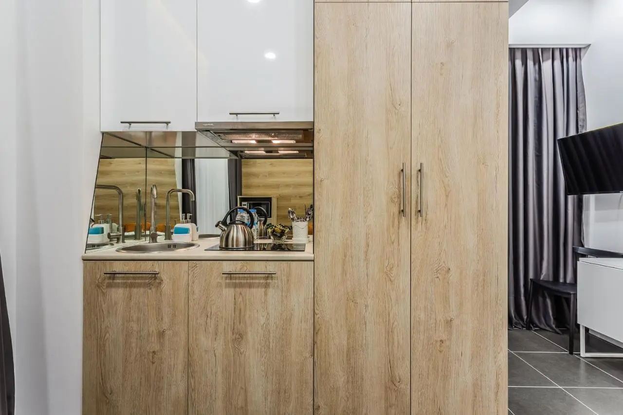8 Rooms Apartotel On Meidan