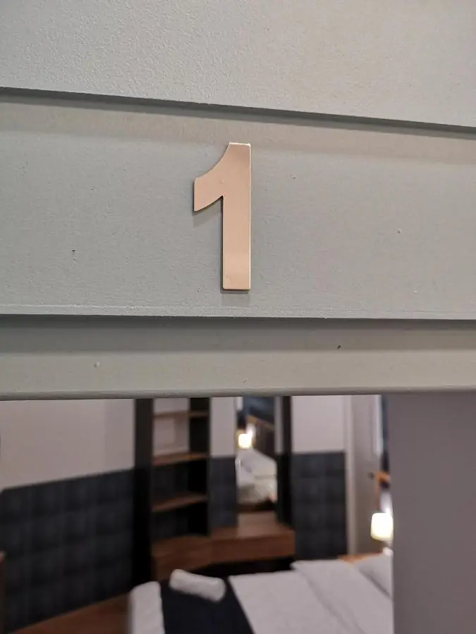 3 Rooms Hotel