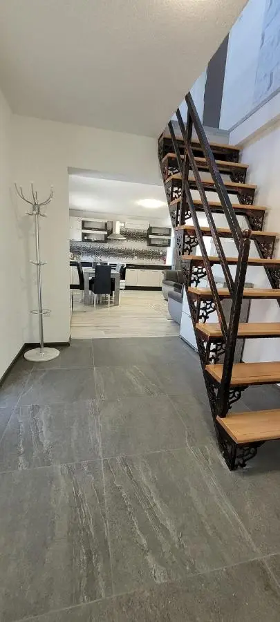 Oz Lux Apartments