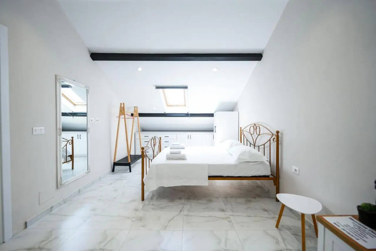 City Center Hideout - Studio Apartment