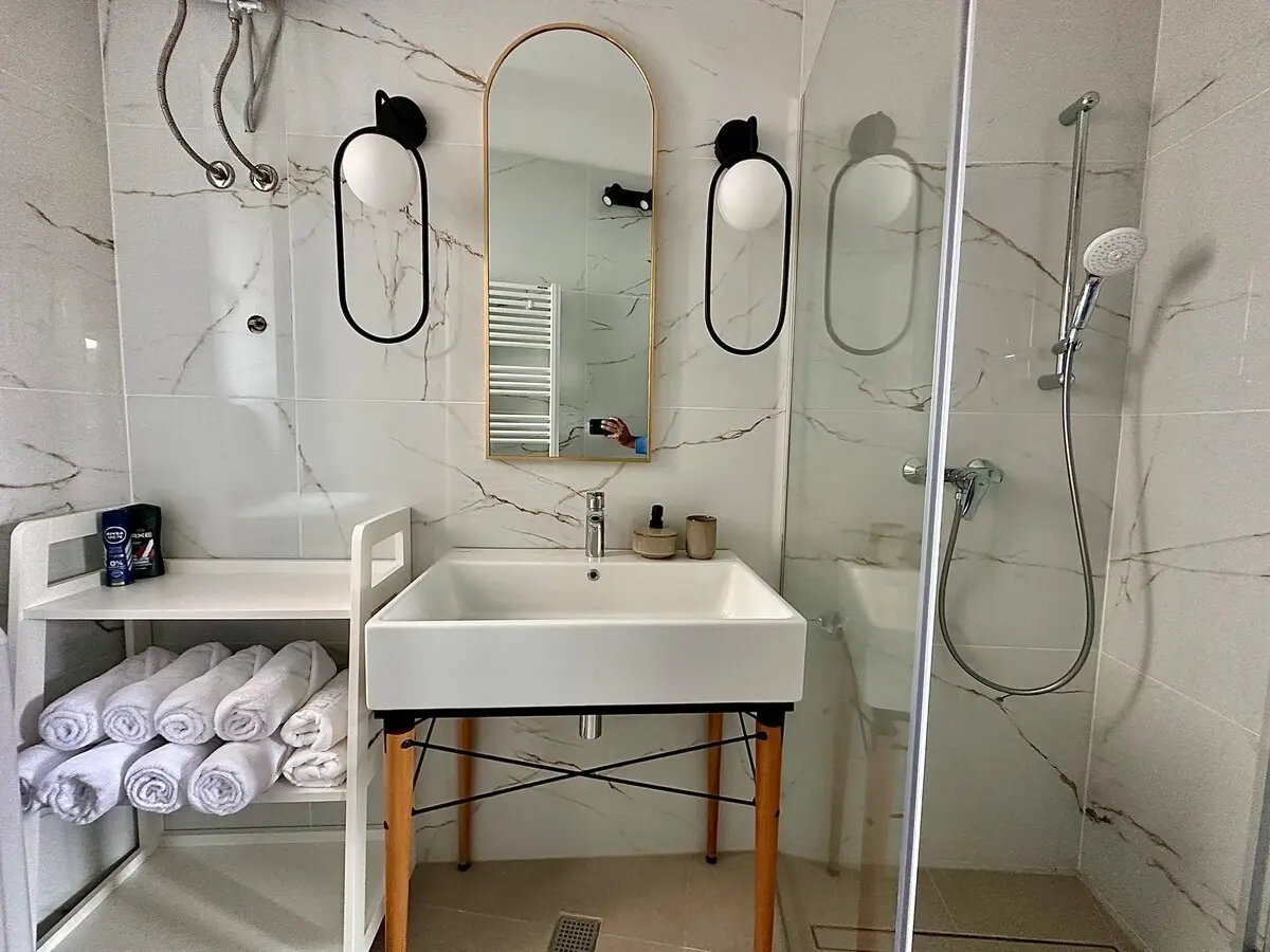 Stylish Prime Location Apartment