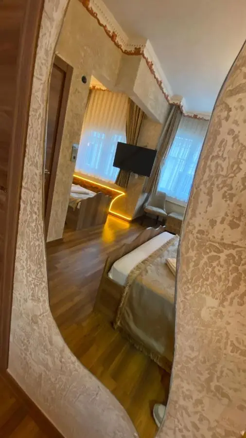 Golden Arrow Hotel