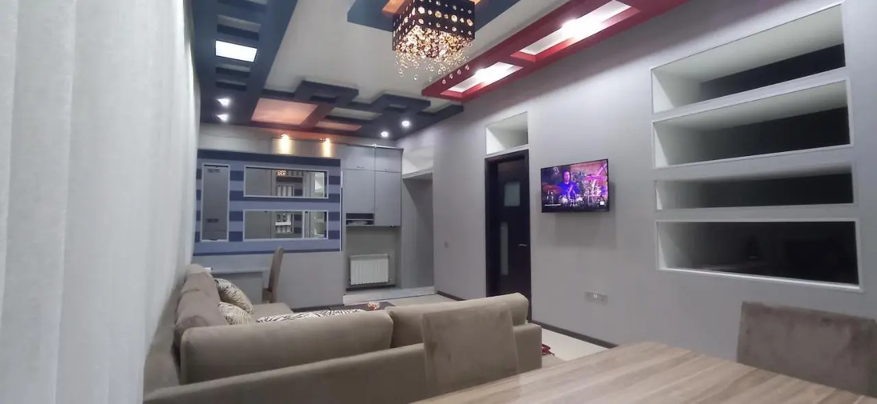 Large and central apartment in the heart of Baku, close to Icheri Sheher Metro station and the Fountain Square