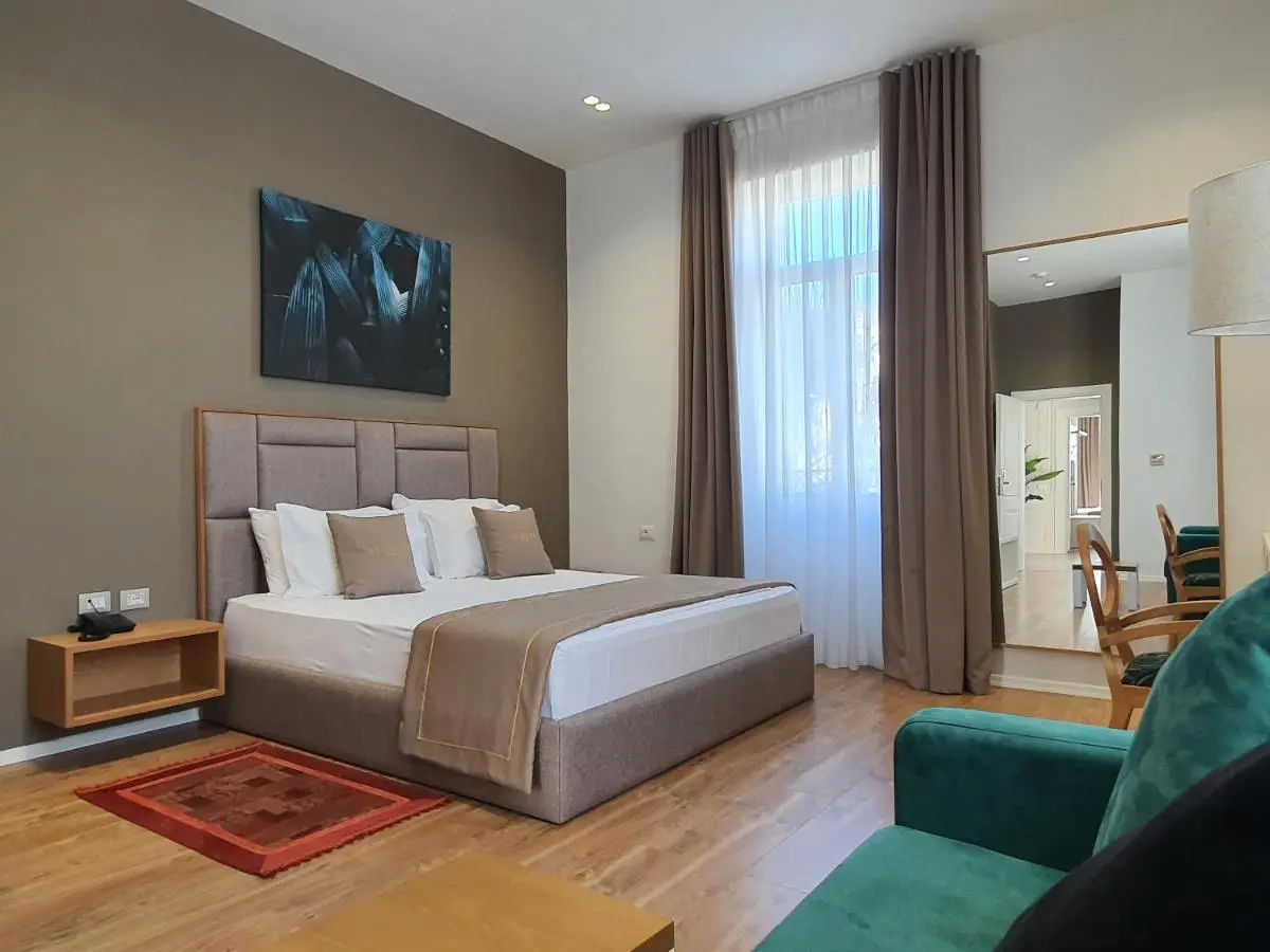 HEIRESS Hotel