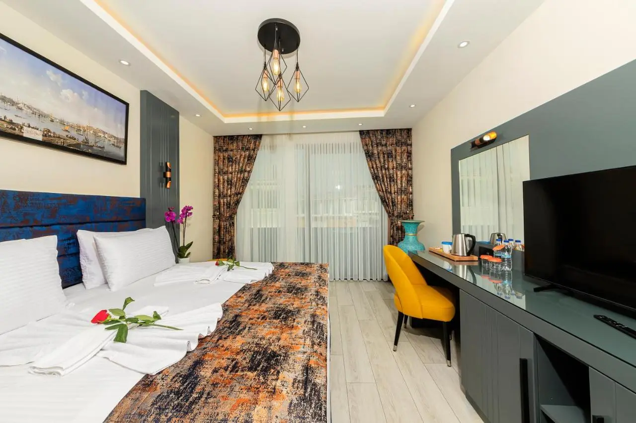 The Magnaura Palace Hotel