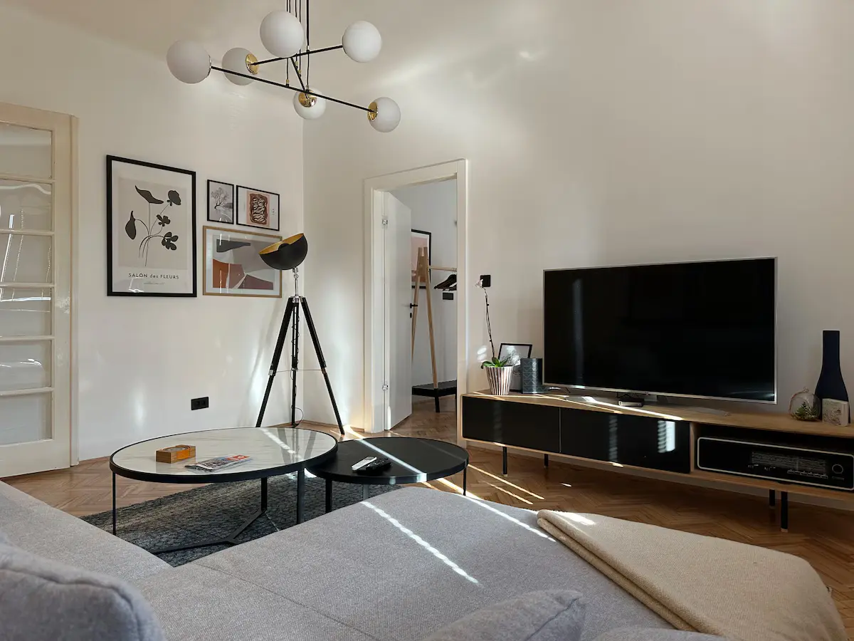 Stylish Prime Location Apartment