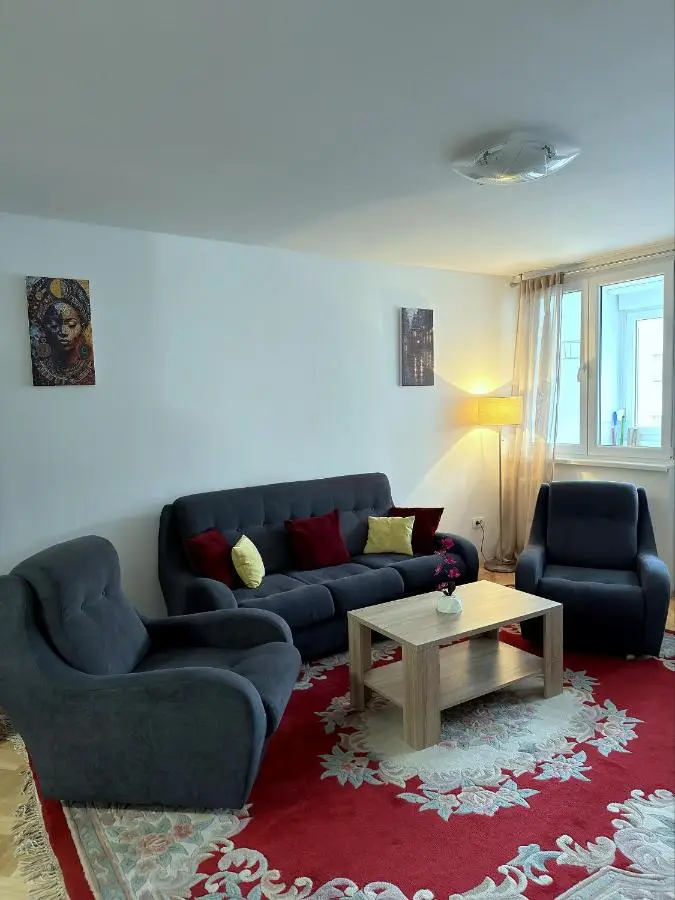 Old Square Apartment - Old Town