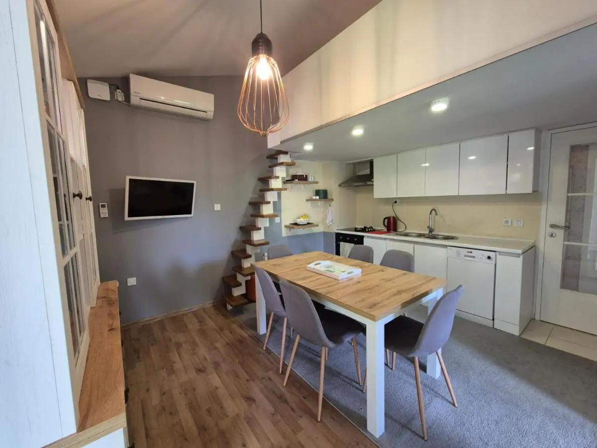 EmUm family cottage