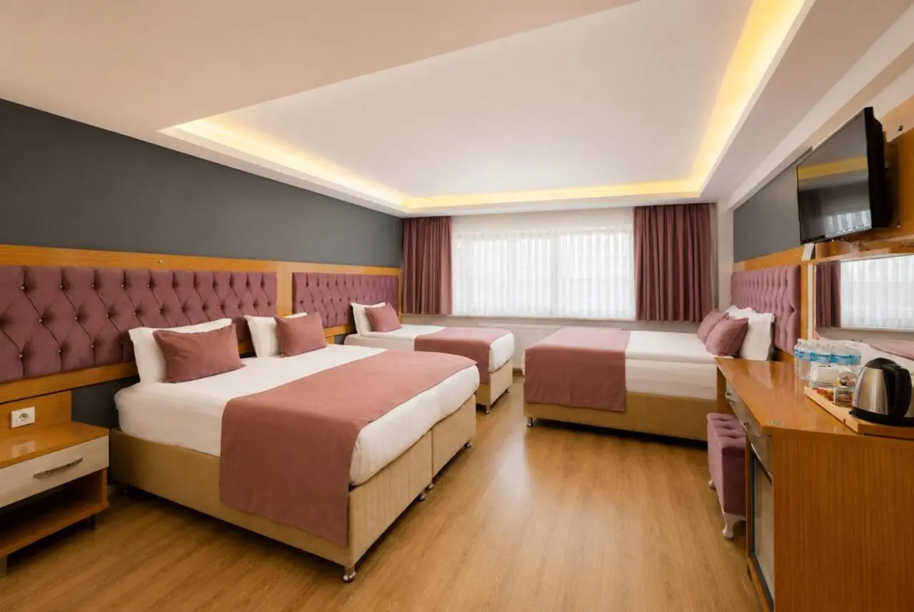 Weingart Black Pearl Hotel