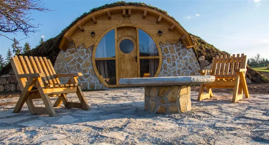 Mountain bungalows and a Hobbit House - Jazavčije Rupe