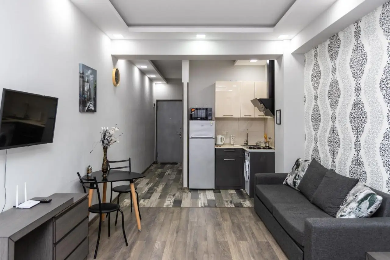 Golden Room Apartments 04