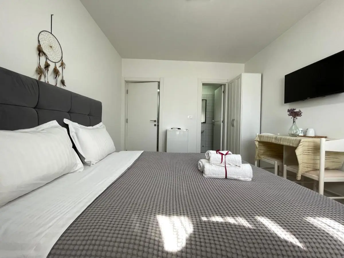 Central Studio Apartments