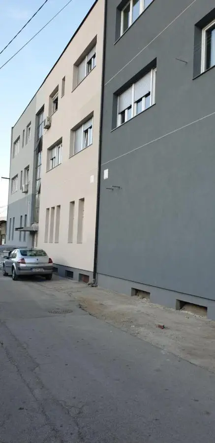 Trosoban stan u Zenici