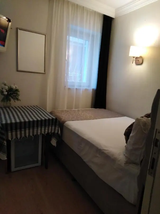 TAKSİM LİFE HOUSE
