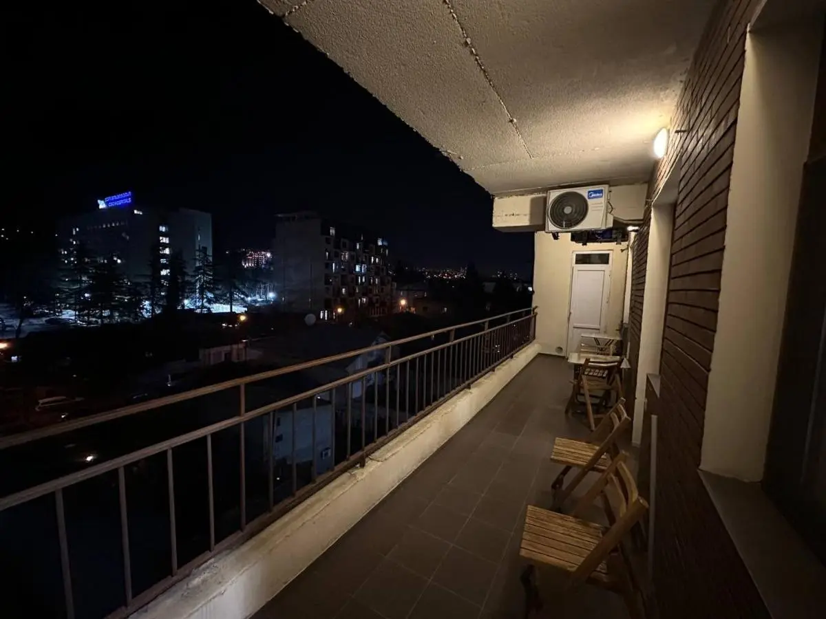 5 Rooms near 300 Aragveli metro station