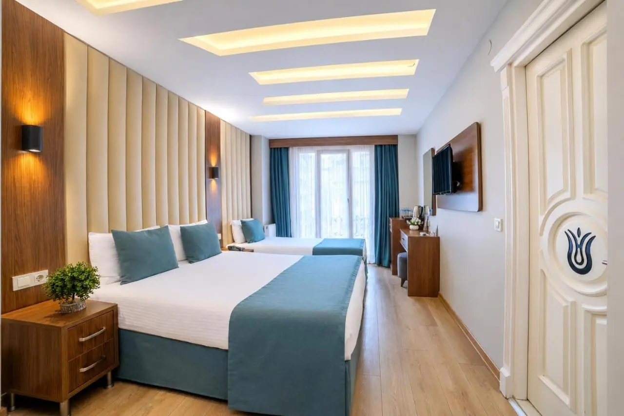 Weingart Black Tulip Hotel