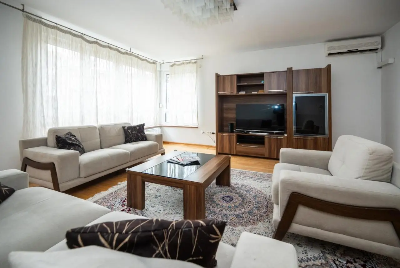 Spacious & Modern Apartment in the City Centre