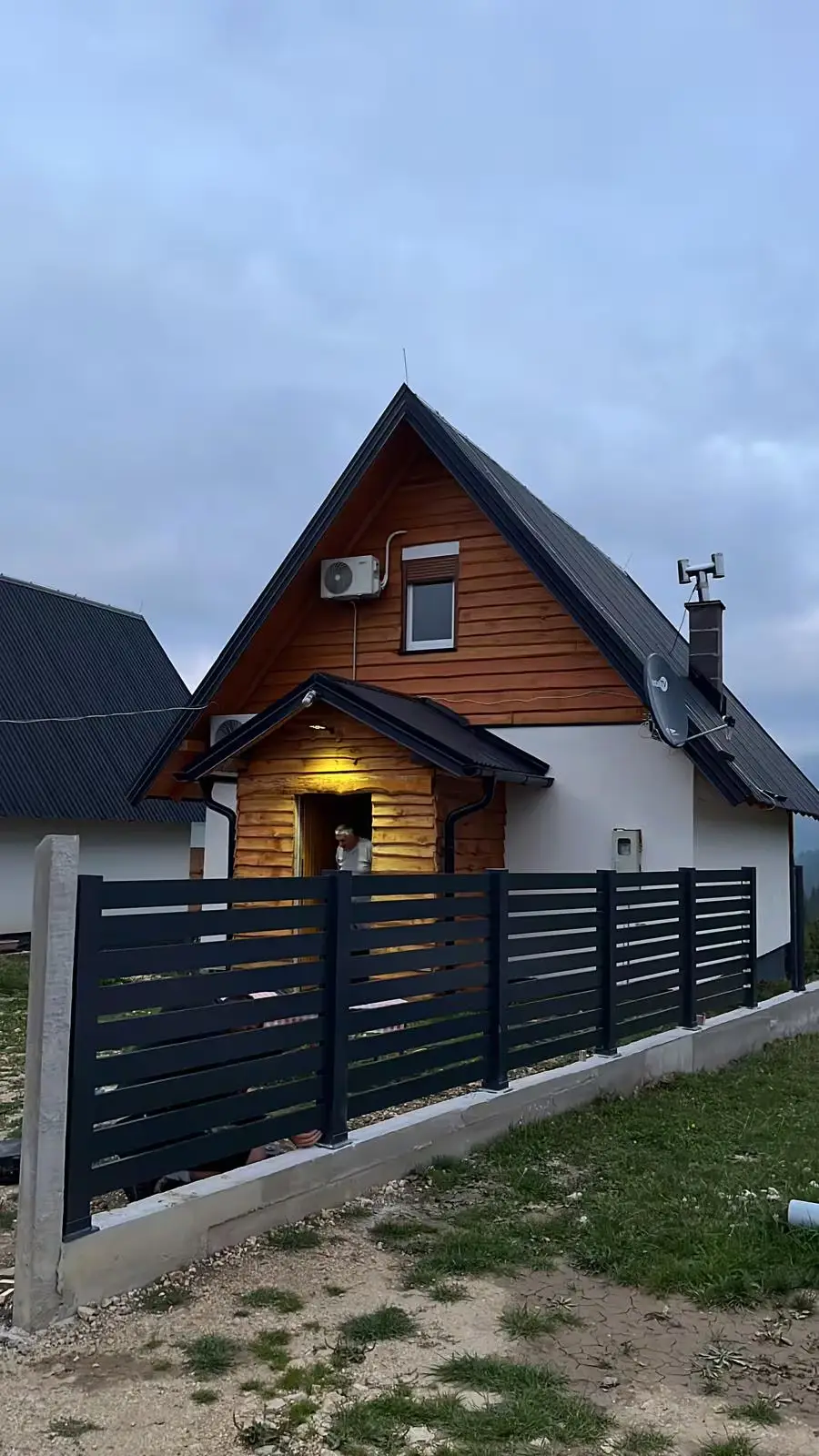 House Tikica Vlasic / Mountain view