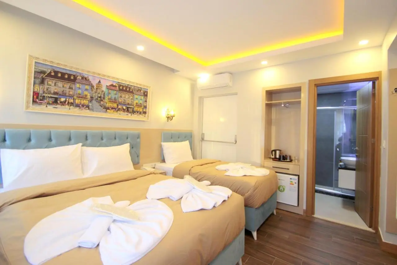 Hira Hotel
