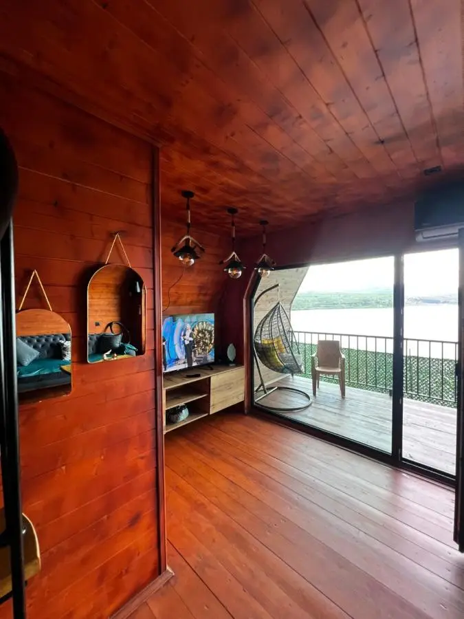 Nakas cottage