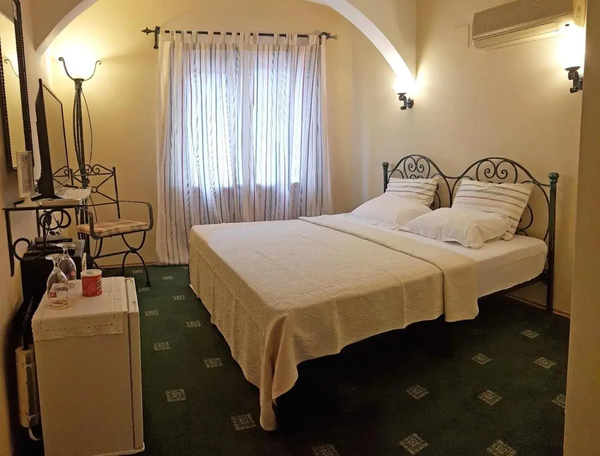 A&B Home Hotel