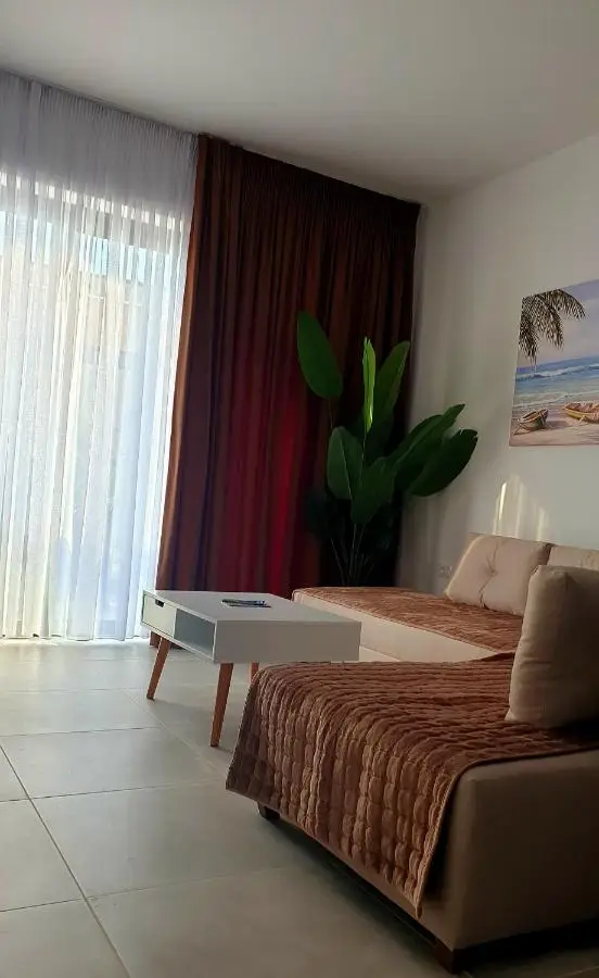 2F Saranda Apartment