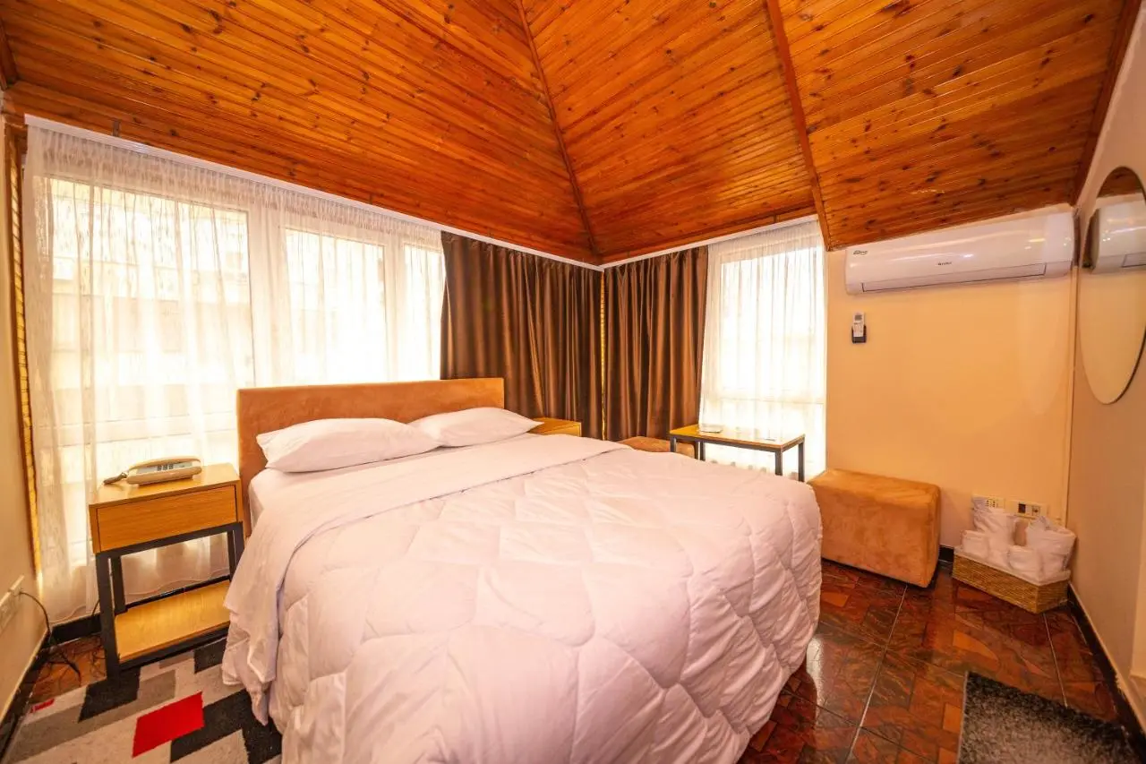 Hotel Pik Loti