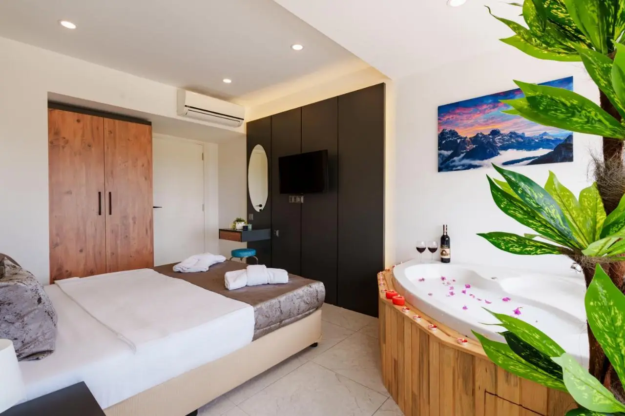 Mrt Suites Lara