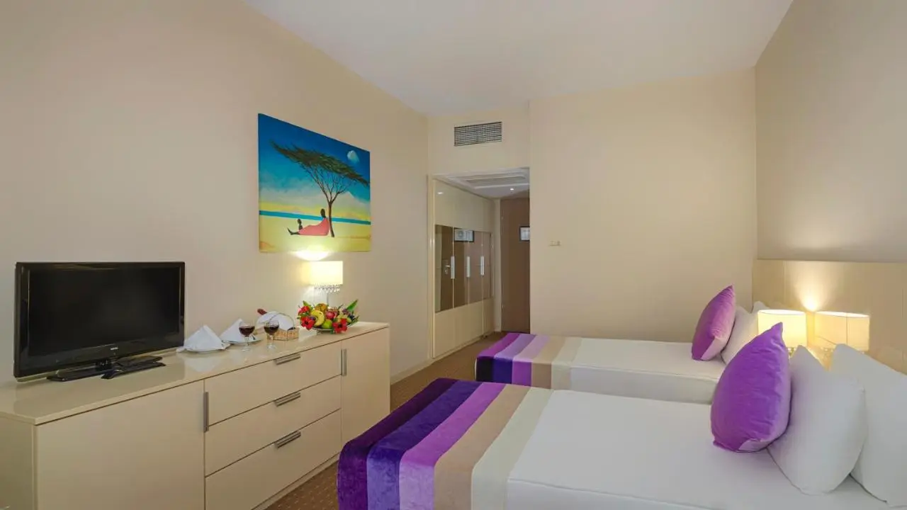 Green Max Hotel