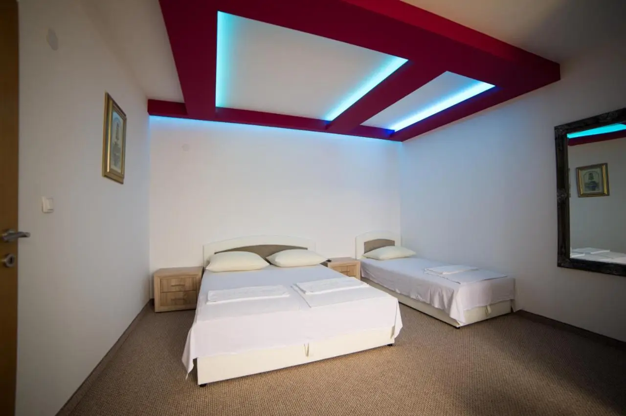 Motel Aura