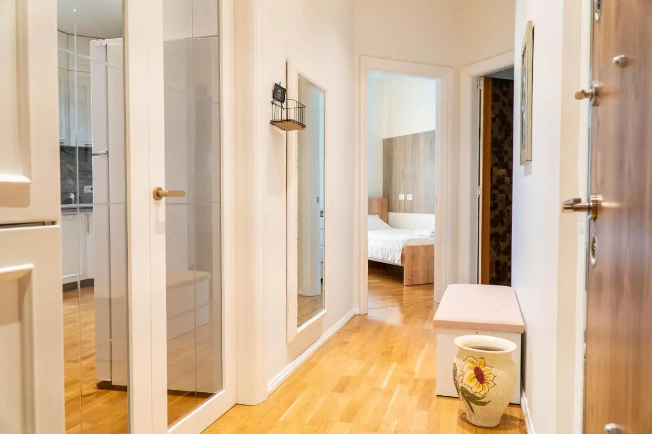 Signature apartment 12