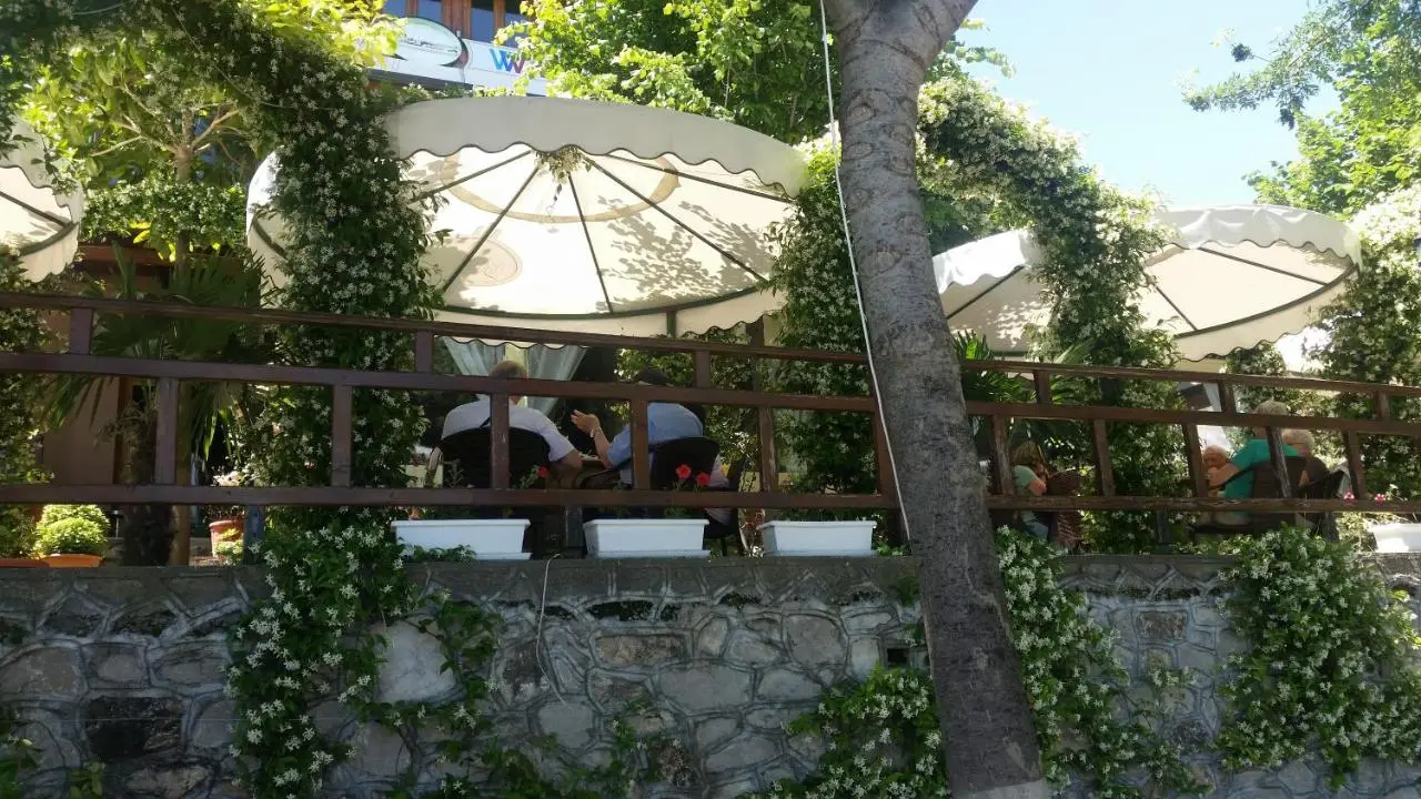 Hotel Vataksi