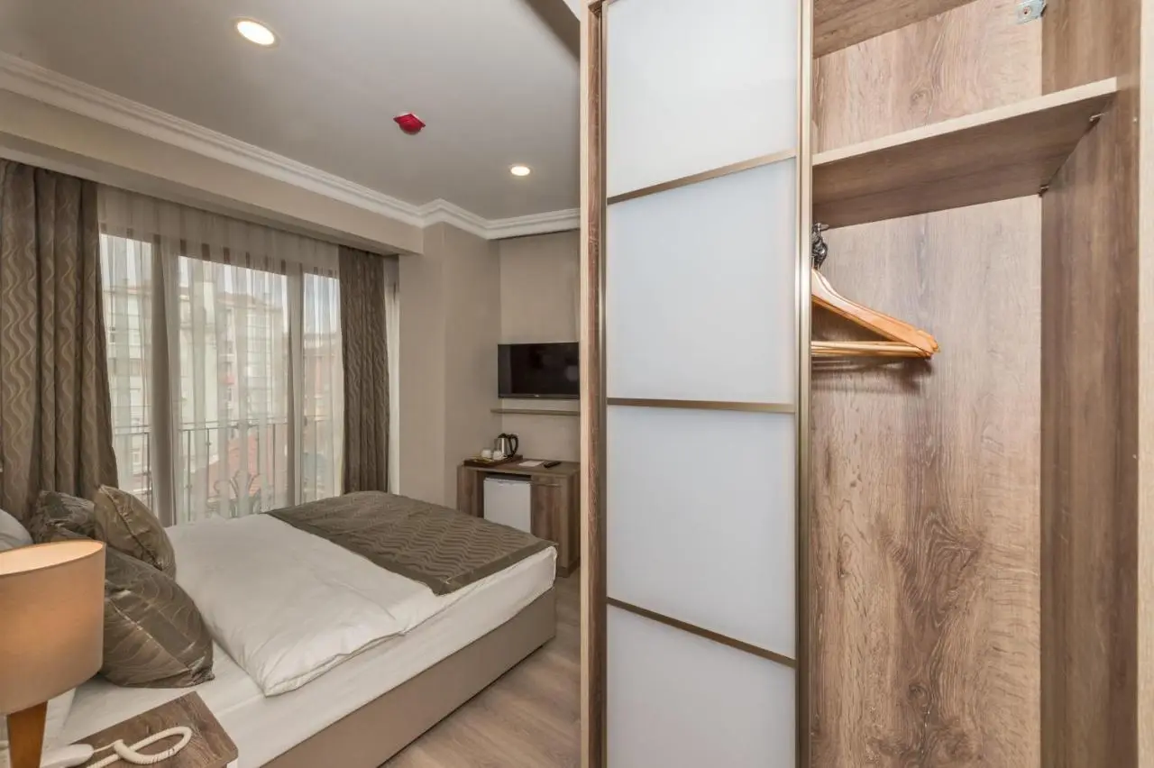 Alphonse Hotel
