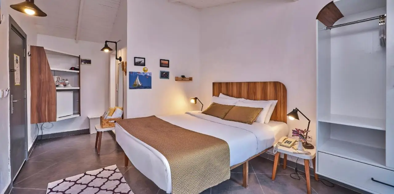 Maya Bistro Hotel & Beach