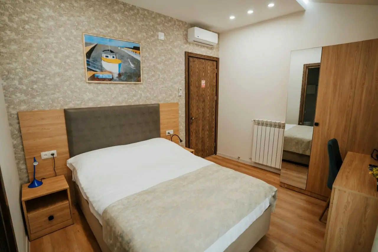 West Apart Hotel