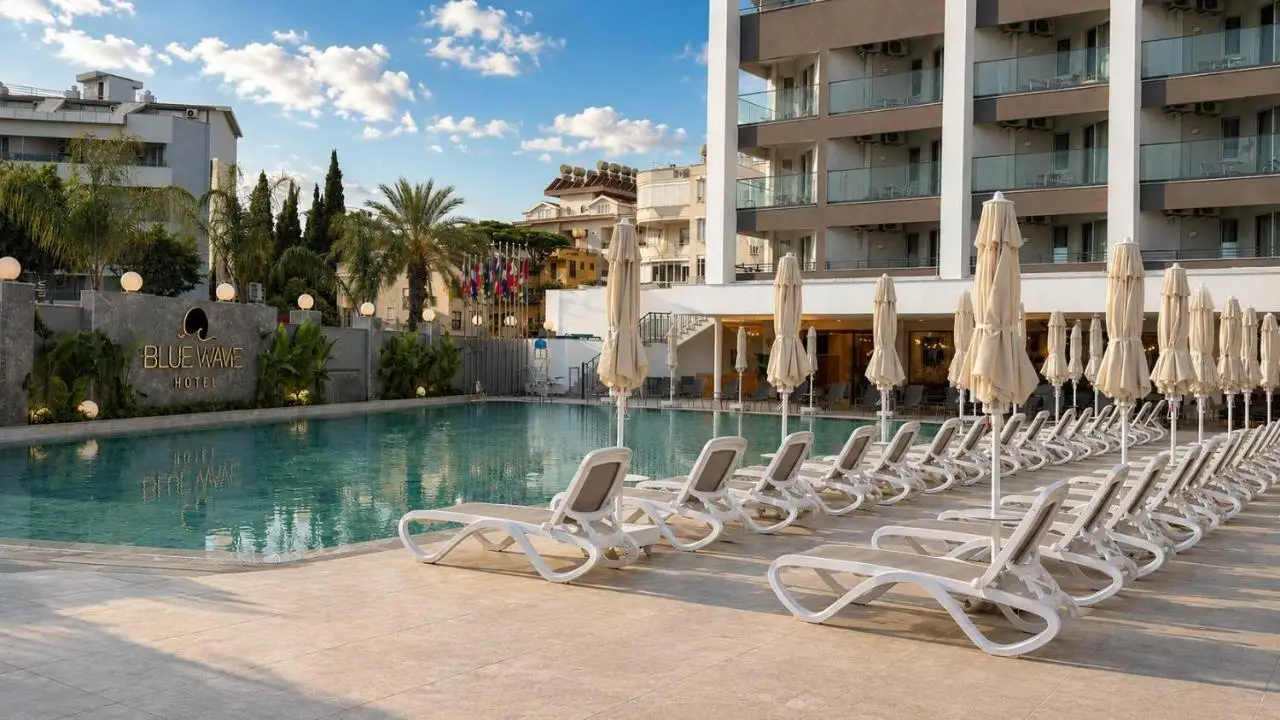 Blue Wave Suite Hotel