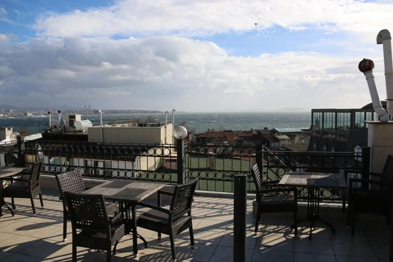 Grand Peninsula Hotel